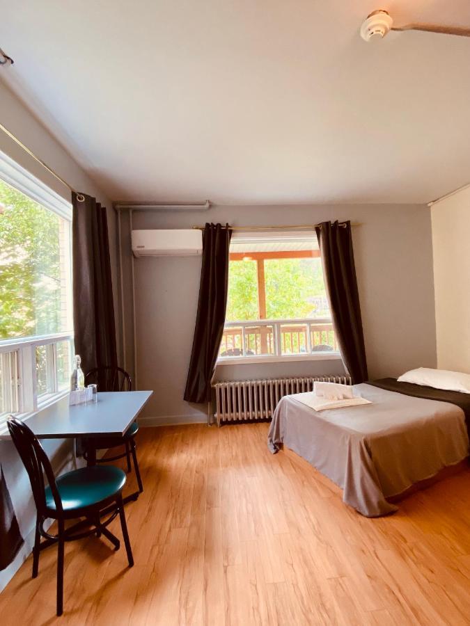 Auberge Du Presbytere De Riviere-Eternite Riviere Eternite Eksteriør billede