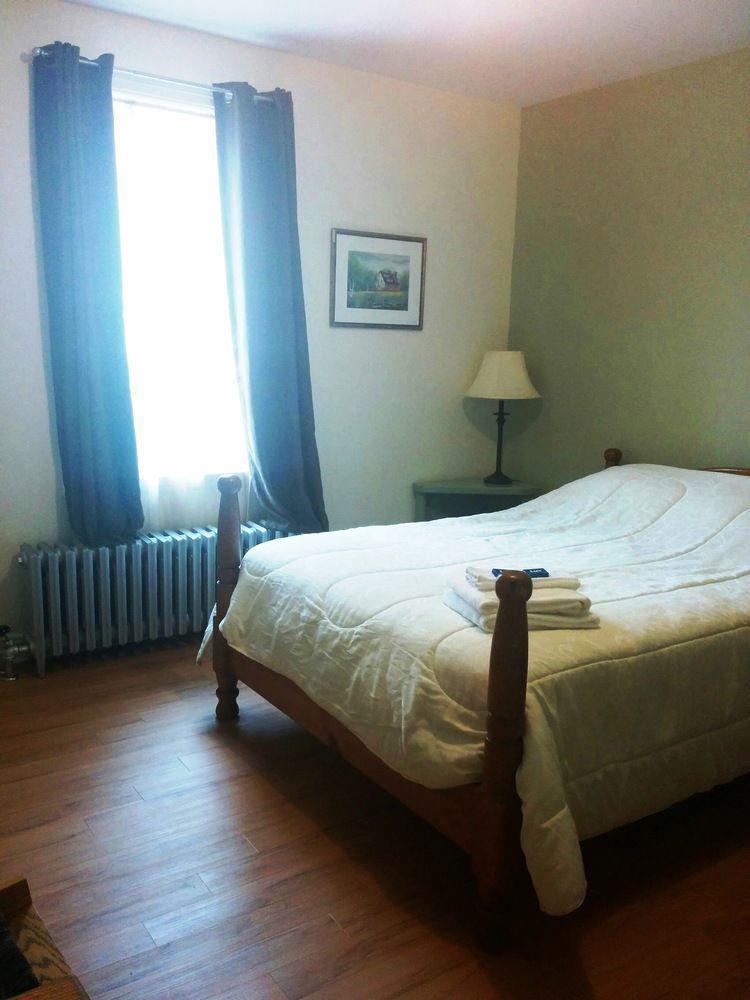 Auberge Du Presbytere De Riviere-Eternite Riviere Eternite Eksteriør billede
