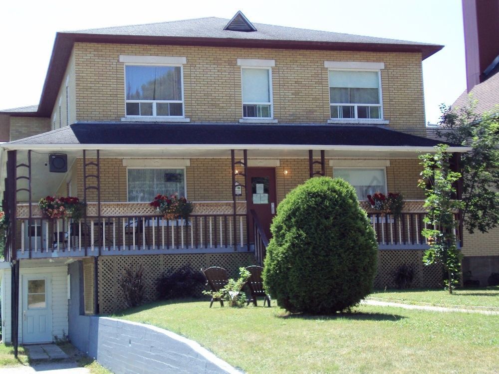 Auberge Du Presbytere De Riviere-Eternite Riviere Eternite Eksteriør billede