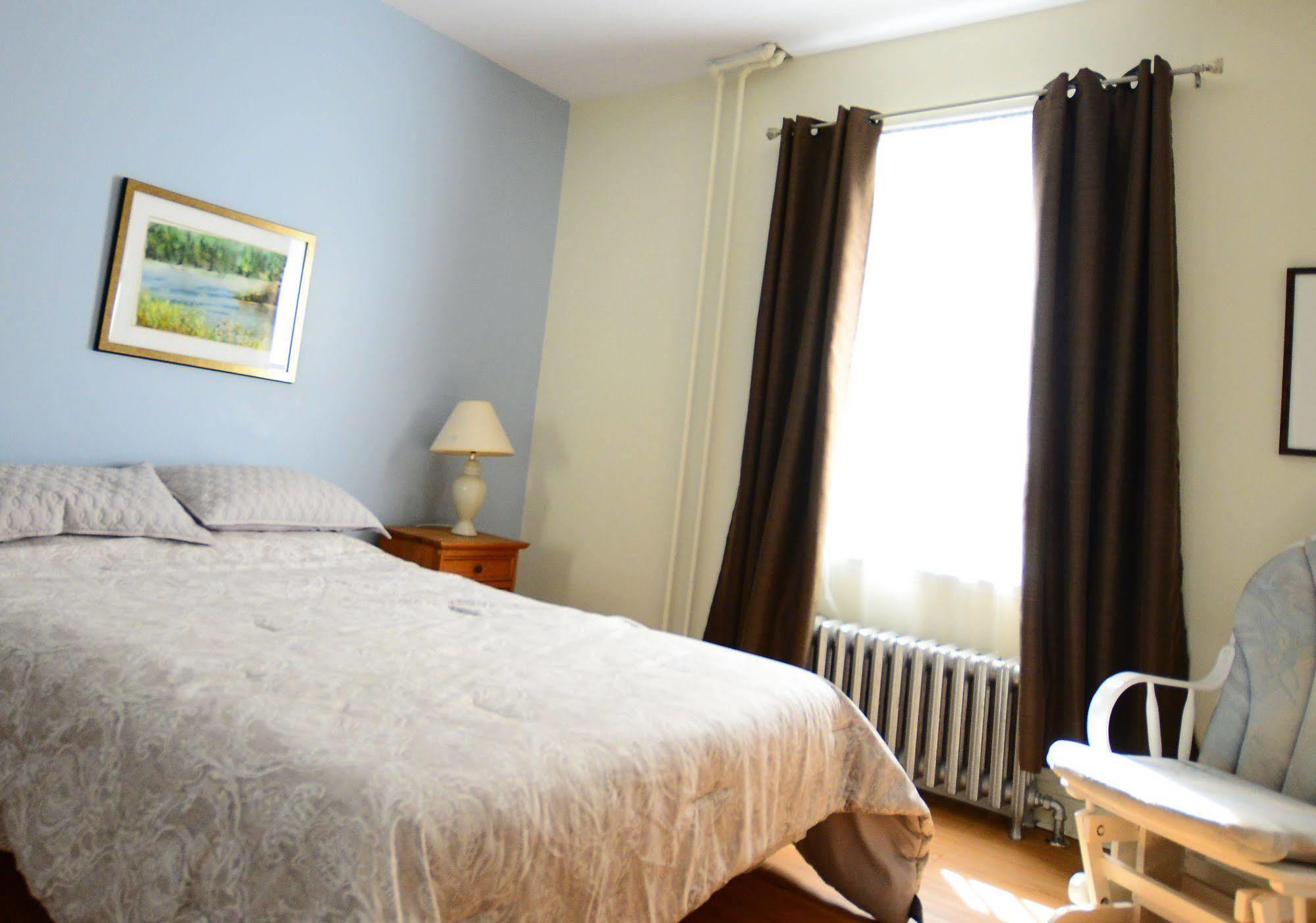 Auberge Du Presbytere De Riviere-Eternite Riviere Eternite Eksteriør billede