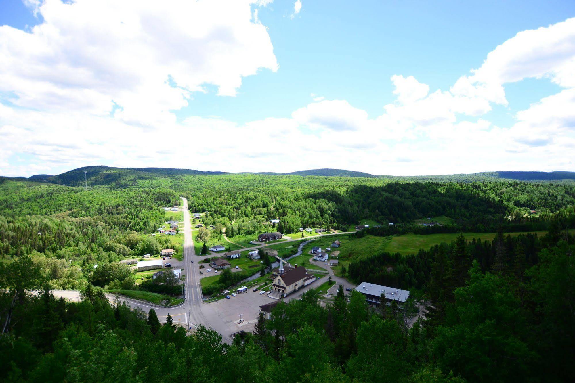 Auberge Du Presbytere De Riviere-Eternite Riviere Eternite Eksteriør billede